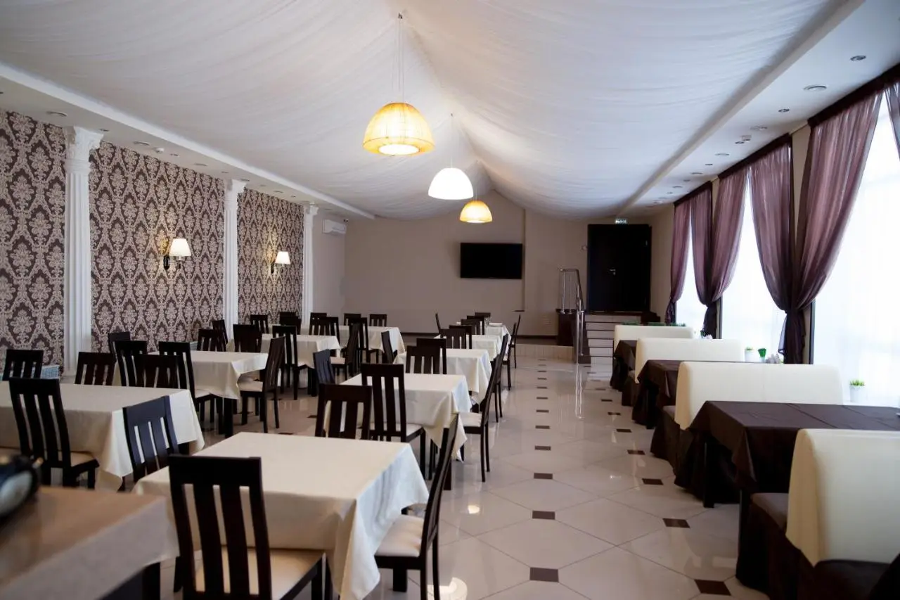Каменка: Hotel Kuvaka