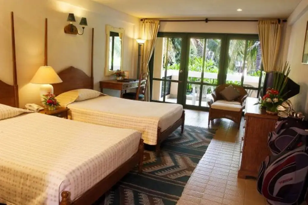 Чаам: Lake View Resort & Golf Club