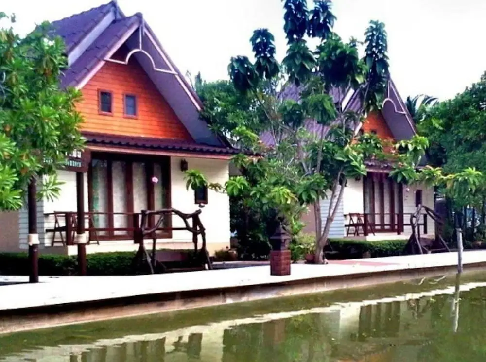 Дамноен Садуак: Baan Thai Damnoen Canal House