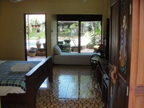 Кату: Baan Kasemsuk Guesthouse