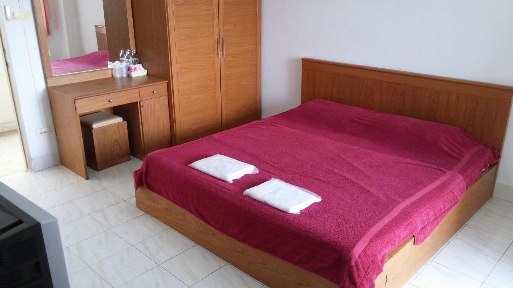 Бангкок: Thana Place Charunsanithwong