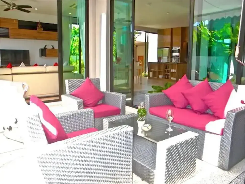Муанг: Baan Bua Nai Harn 3 bedrooms Villa