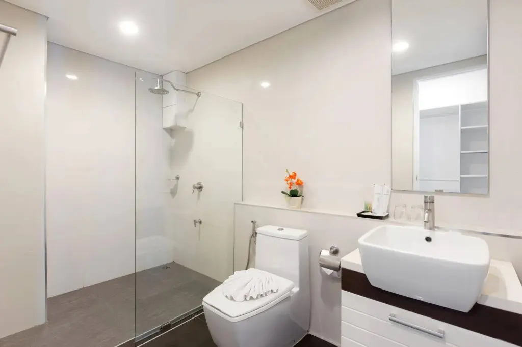 Кату: The Regent Condo