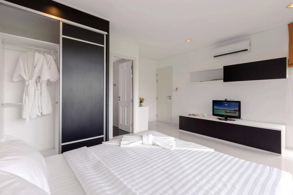 Кату: The Regent Condo
