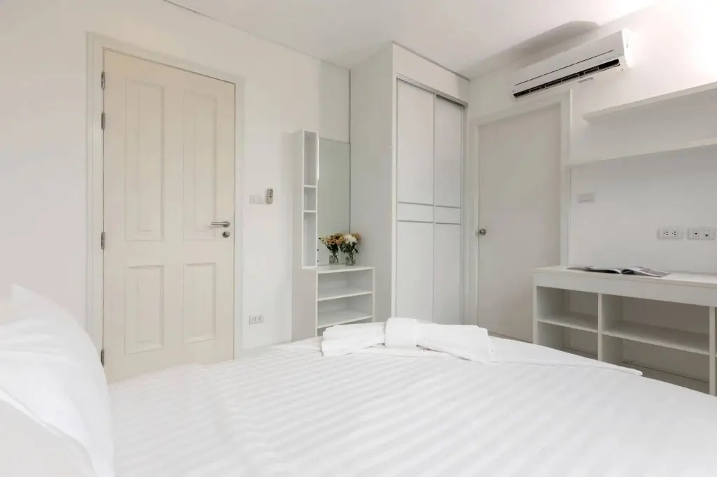 Кату: The Regent Condo