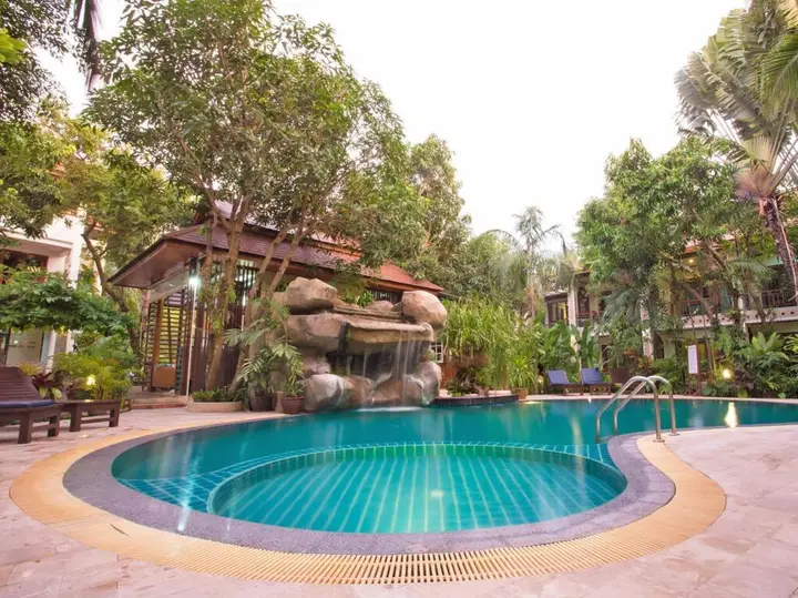 Муанг: Thai Palace Resort