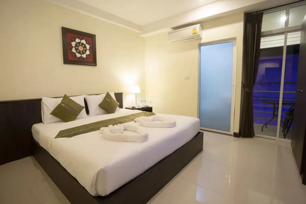 Кату: The Elegant Patong