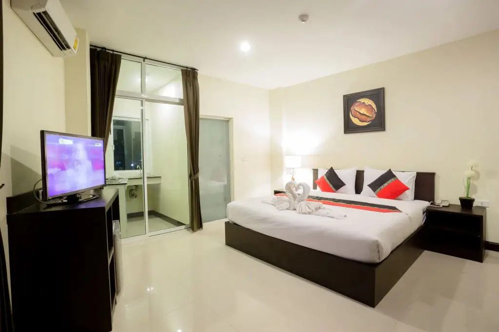 Кату: The Elegant Patong