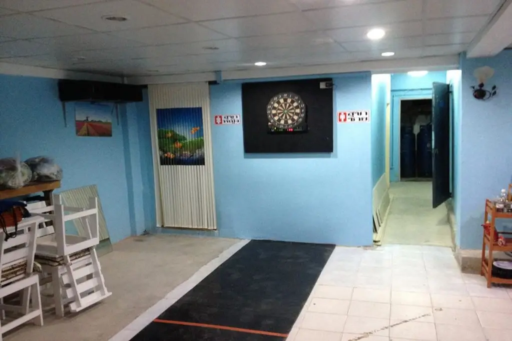 Чаам: PS Guesthouse and Bar