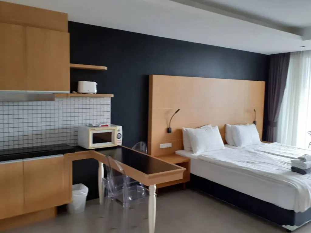 Кату: Vivace Hotel (SHA Certified)