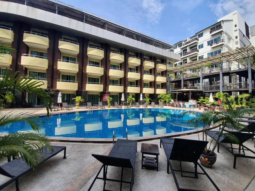 Baron Beach Hotel — фото 1