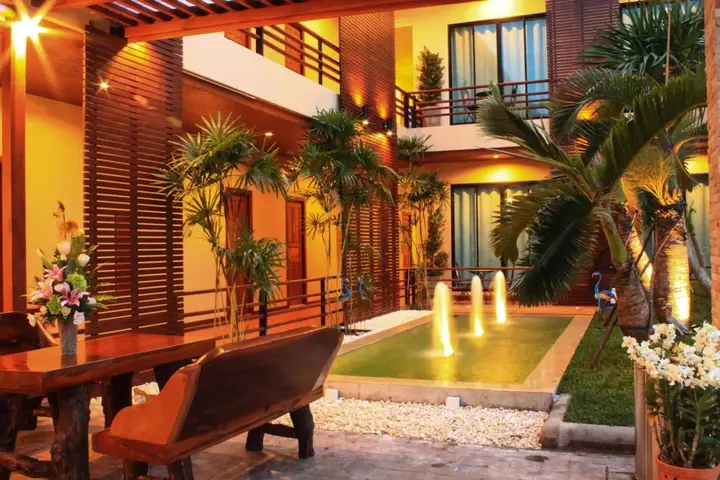 Банг-Сапхан: The Win Hotel