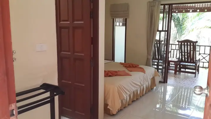 Самуи: Rattana Guesthouse & Bungalow