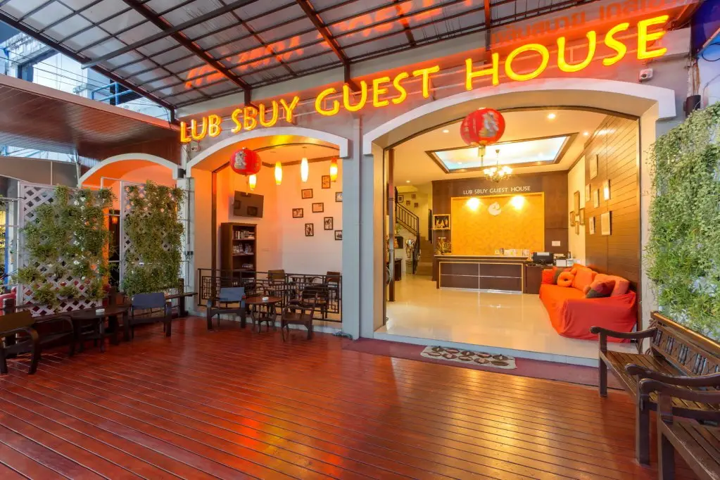 Муанг: Lub Sbuy Hostel