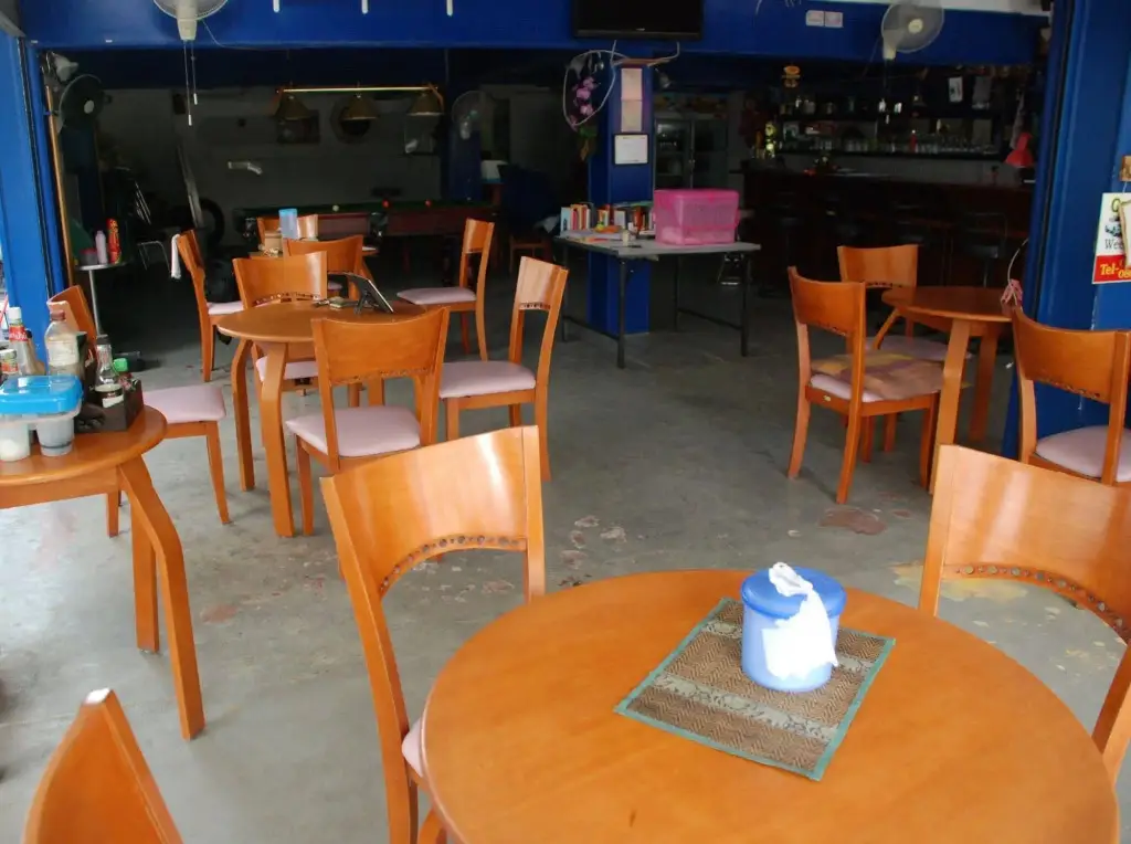 Чаам: Blue Lagoon Guest House and Bar