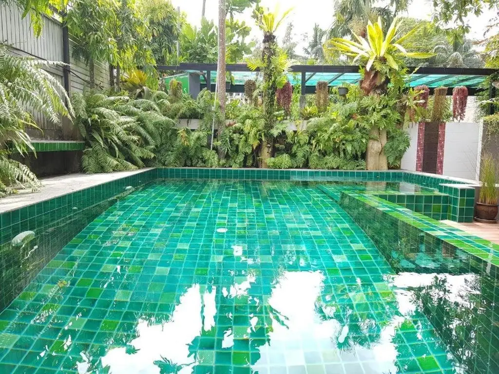 Муанг: Benjamas Place