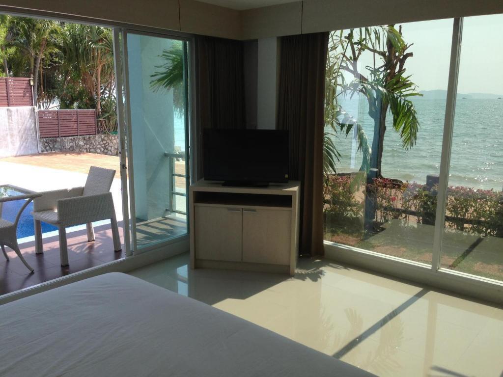 Муанг: Chalong Beach Front Residence
