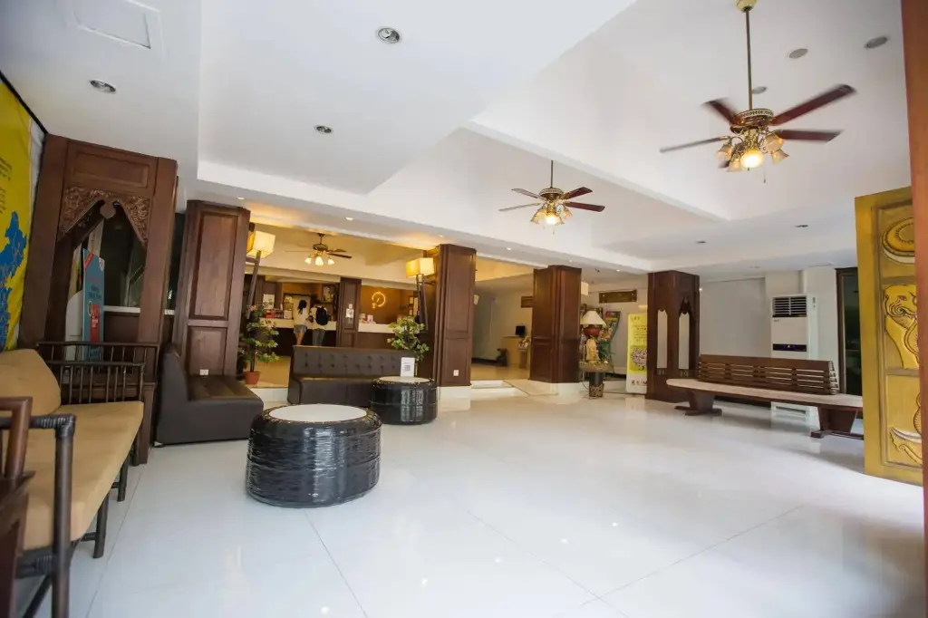 Чиангмай: Chiang Roi 7 Days Inn
