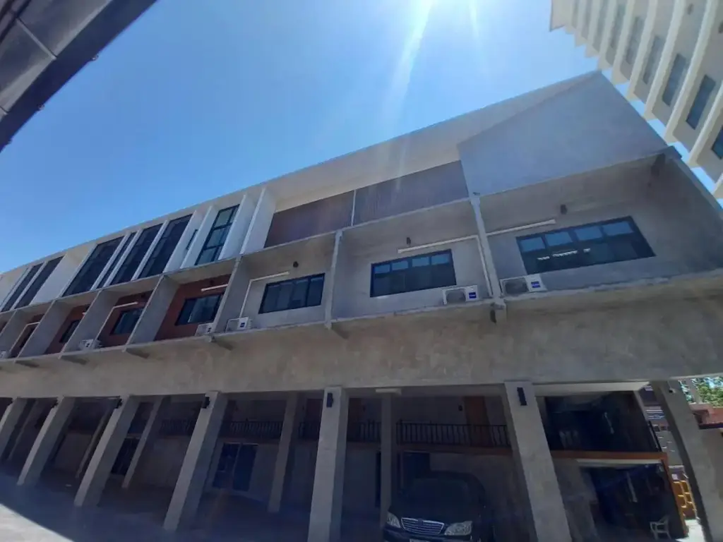 Buri Hotel and Hostel — фото 1