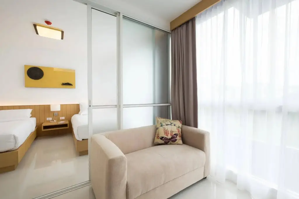 Муанг: The Wide Suites