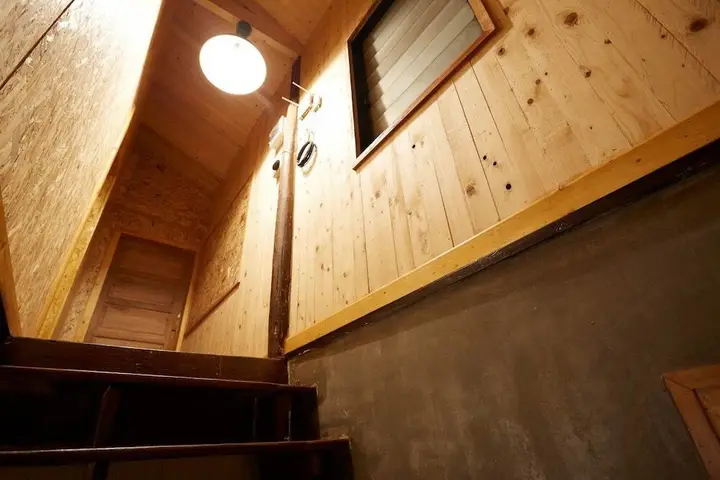 Бангкок: The Local Surasak Hostel