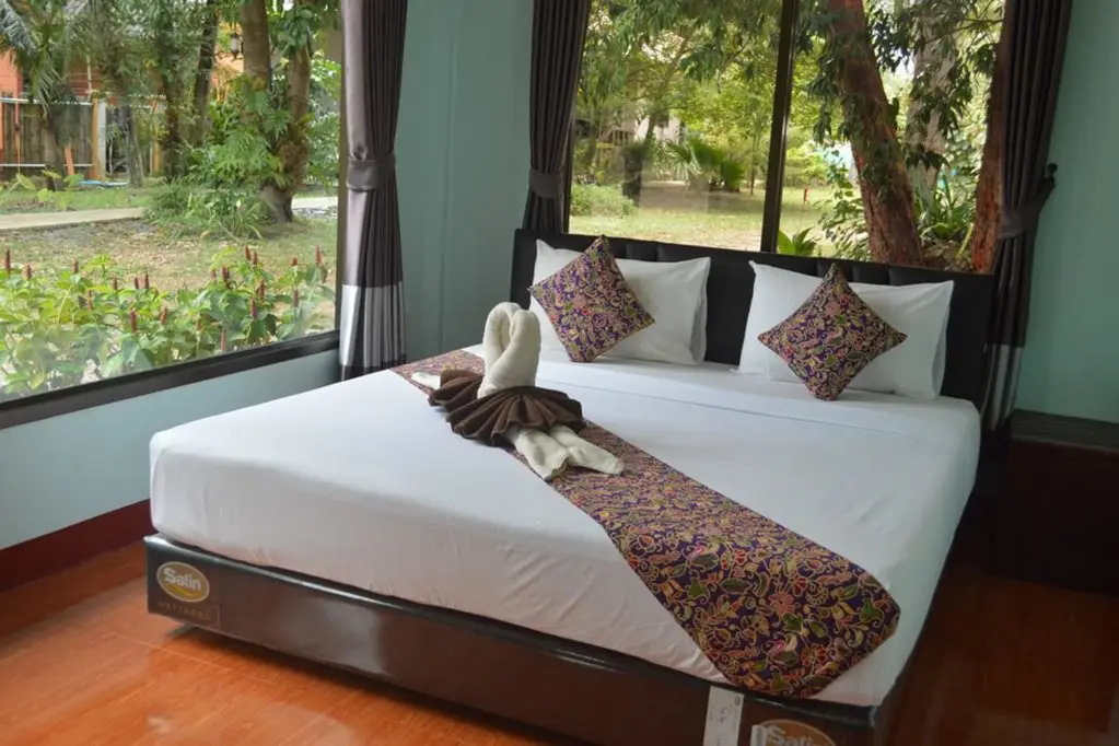 Ланта: Baan Long Beach