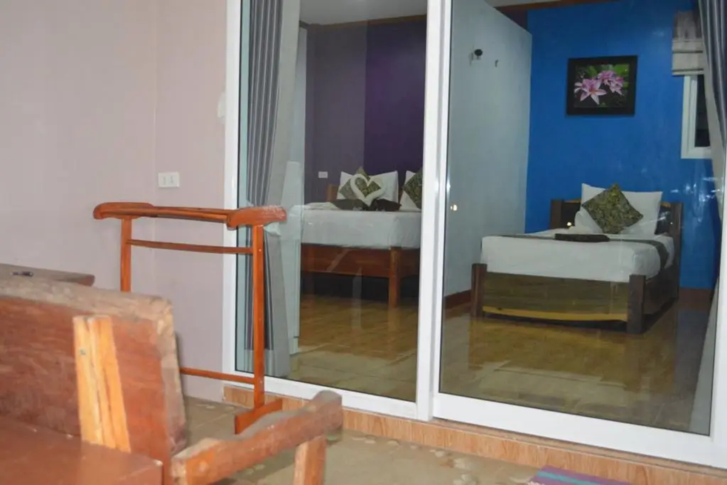 Ланта: Baan Long Beach