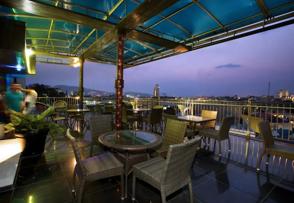 Пхукет: Patong Eyes Hotel