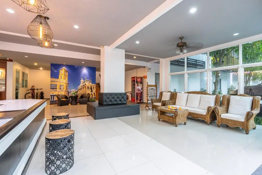 SB Living Place Hotel Phuket Town — фото 1