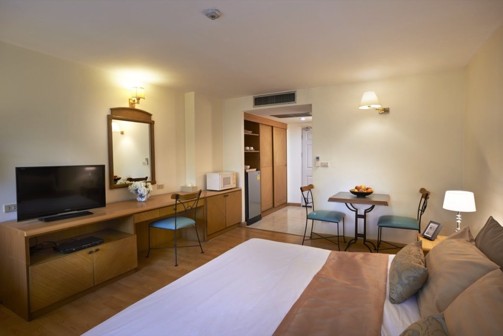 Бангкок: Ravipha Residences