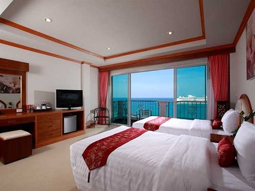 Кату: Blue Beach Club & Resort