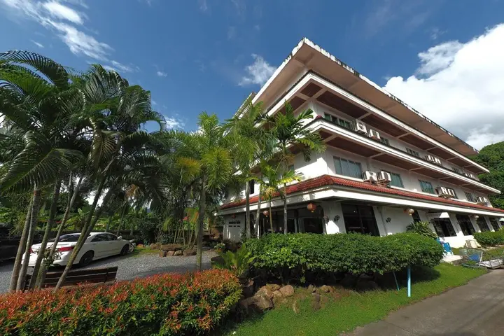 Самуи: Dumrong Town Hotel
