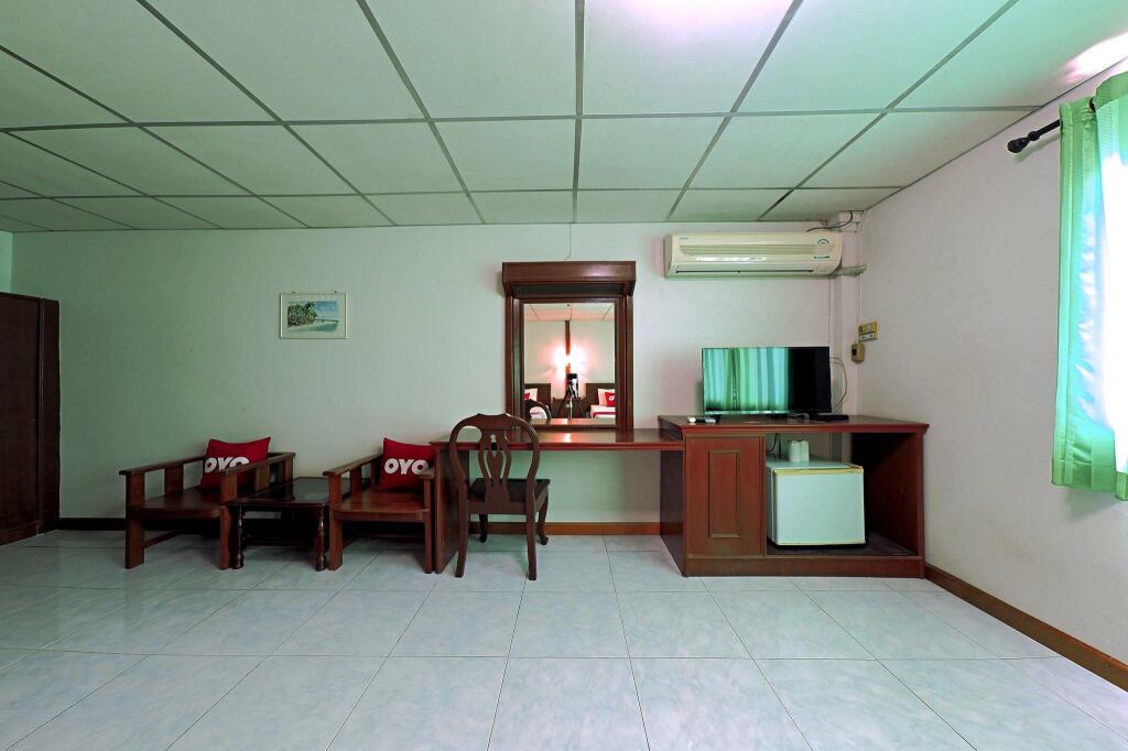 Самуи: Dumrong Town Hotel