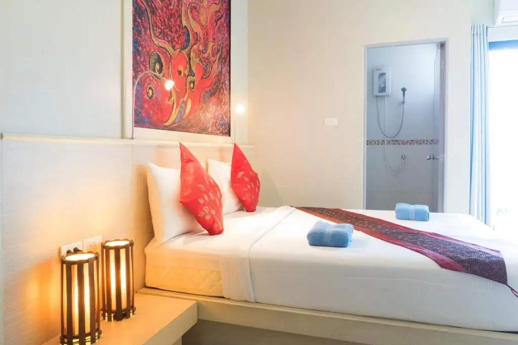 Кату: Beehive Magenta Patong Hostel