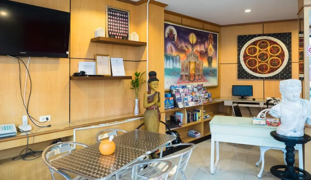 Кату: Beehive Magenta Patong Hostel