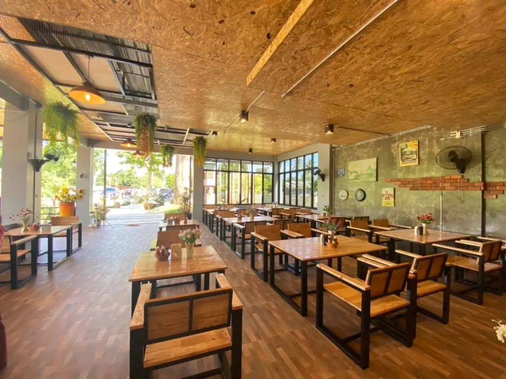 Сай Йок: Riverside Hill Resort & Restaurant