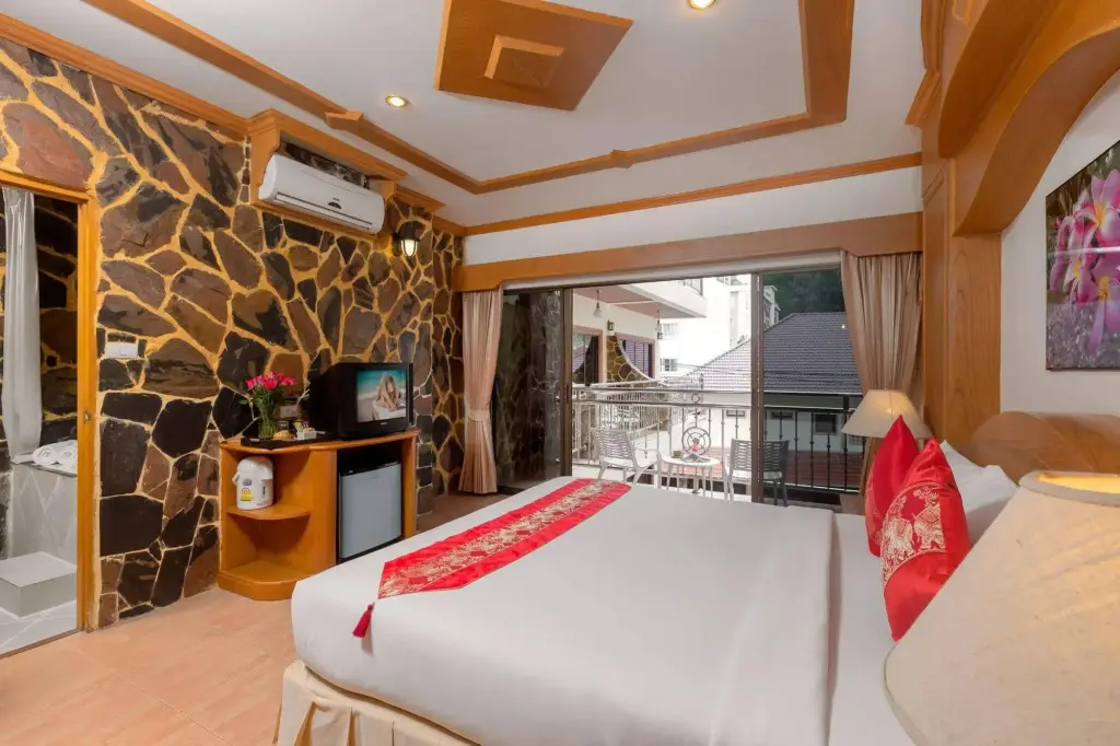Кату: Chang Residence