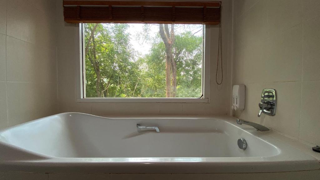 Сай Йок: Saiyok River House