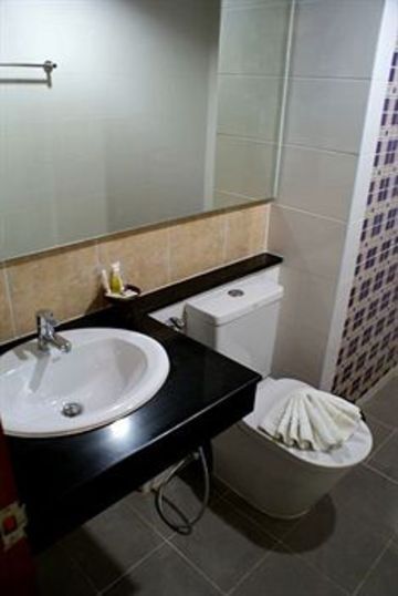 Кату: Enjoy Hotel