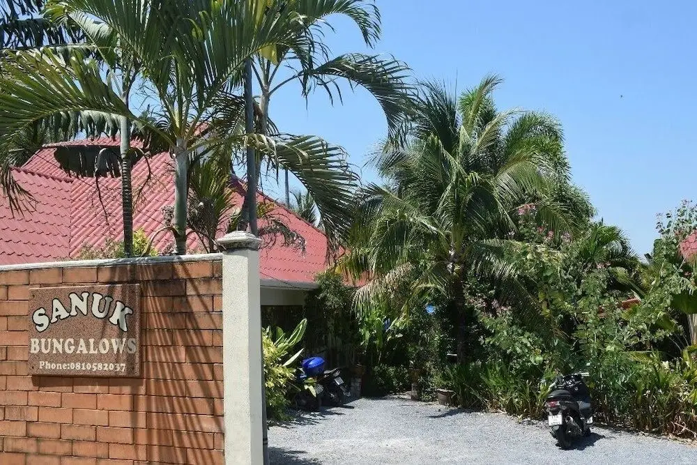 Муанг: Sanuk bungalows