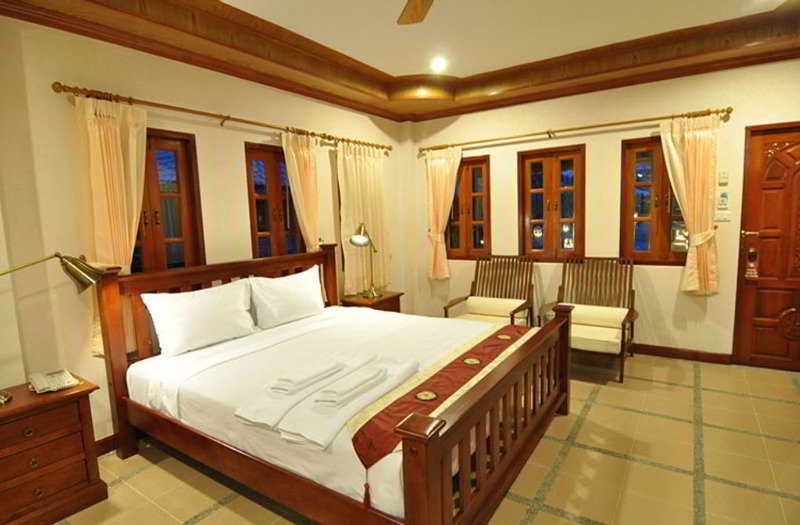 Муанг: Ao Chalong Villa Resort & Spa