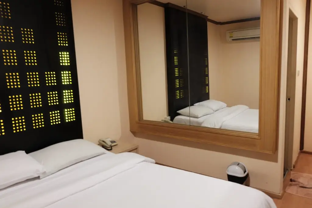 Бангкок: Suriwongse Hotel