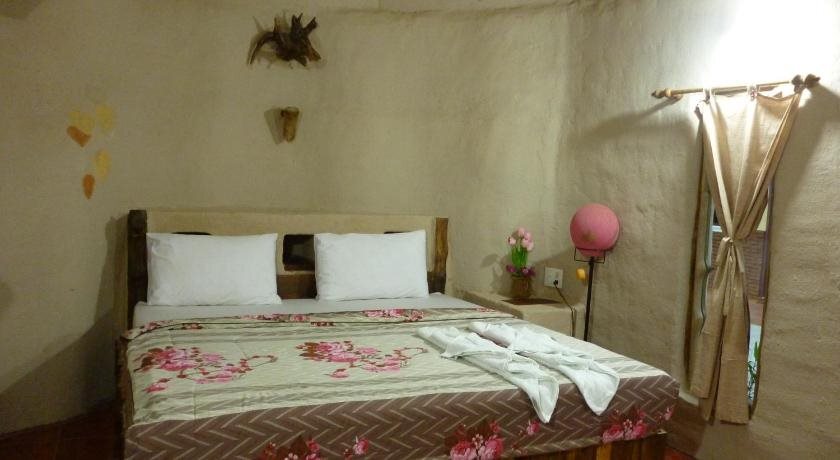 Исторический парк Kamphaeng Phet: Baan Din Baramee Resort