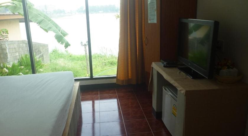 Исторический парк Kamphaeng Phet: Baan Din Baramee Resort