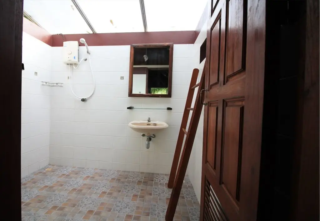 Ланта: Nice 'n Easy House