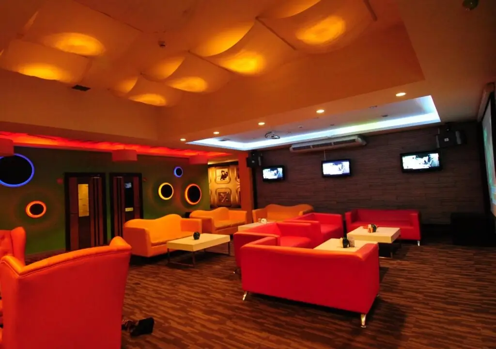 Супханбури: Vasidtee City Hotel