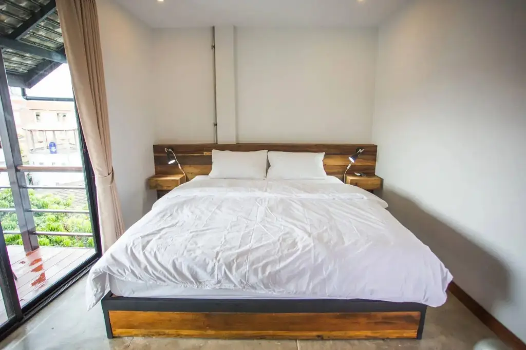 Чиангмай: The Arak Bed Bar and Hostel