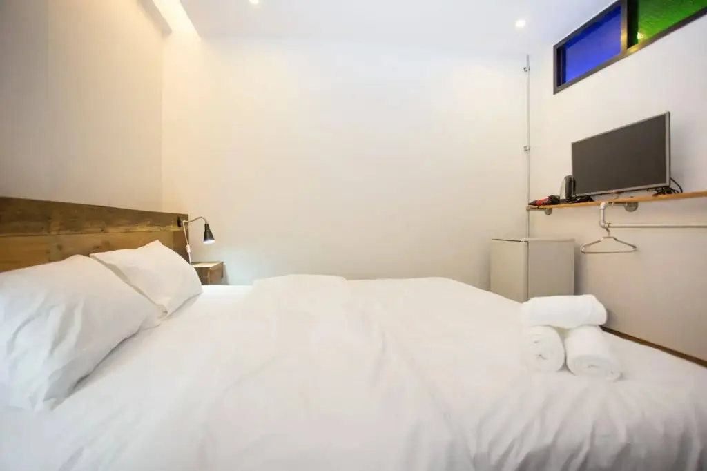 Чиангмай: The Arak Bed Bar and Hostel