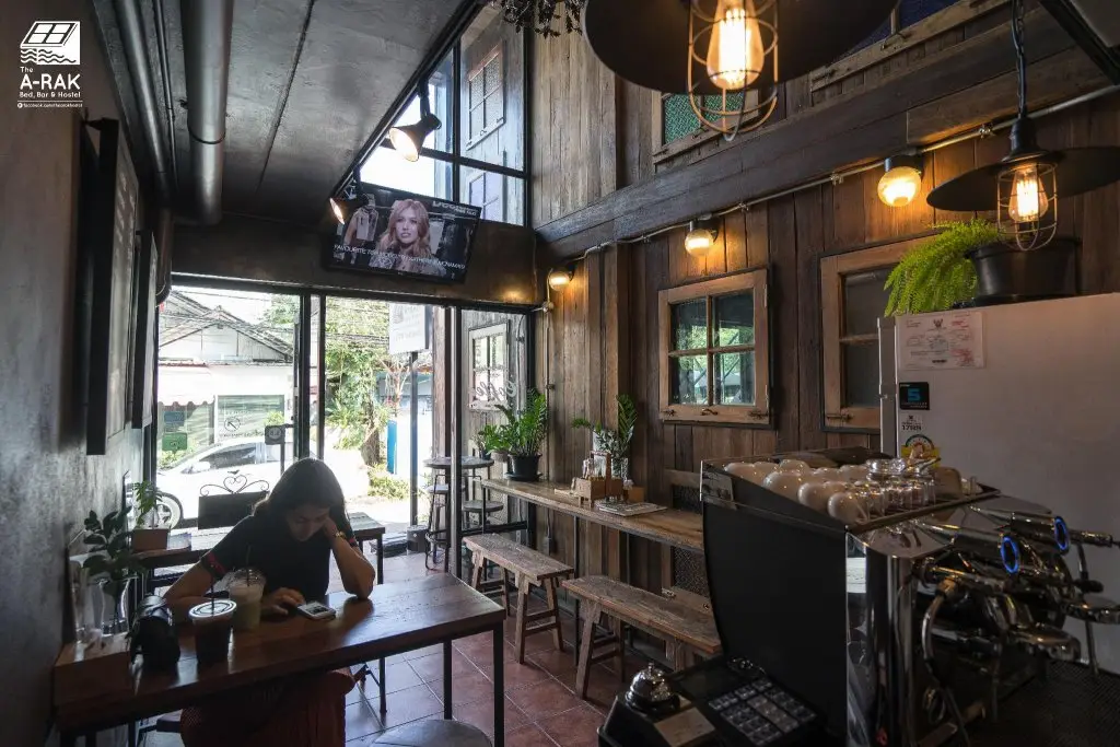 Чиангмай: The Arak Bed Bar and Hostel