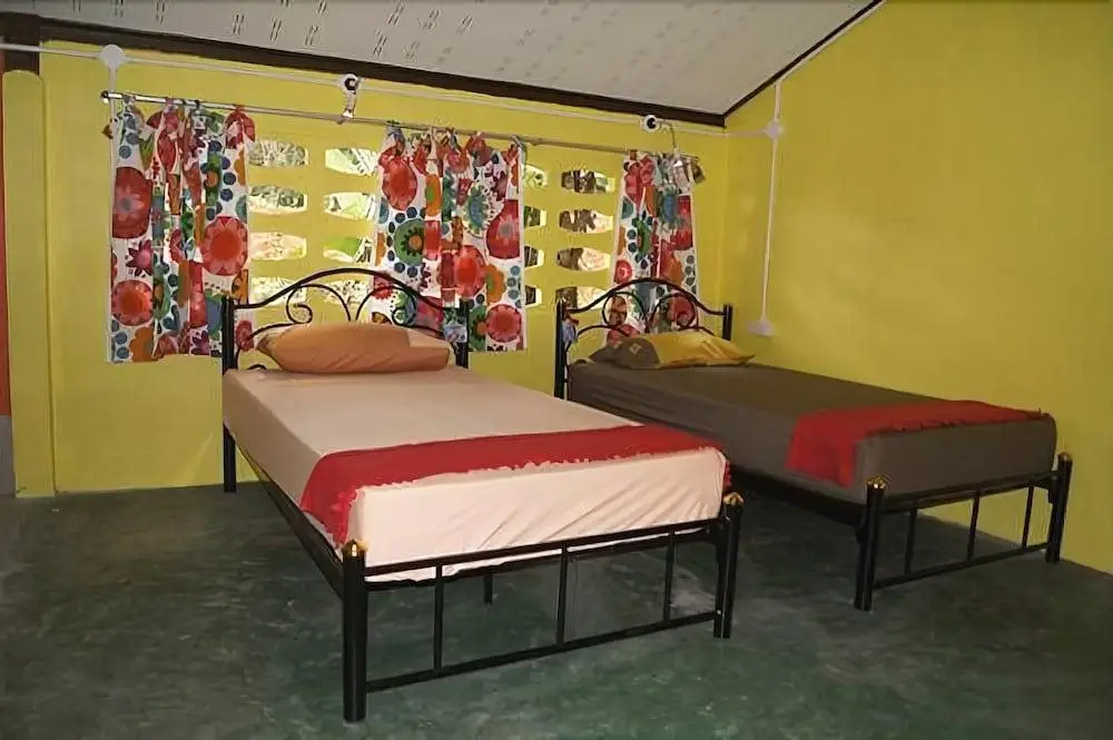 Као Лак: Dorm Des Fleurs Hostel